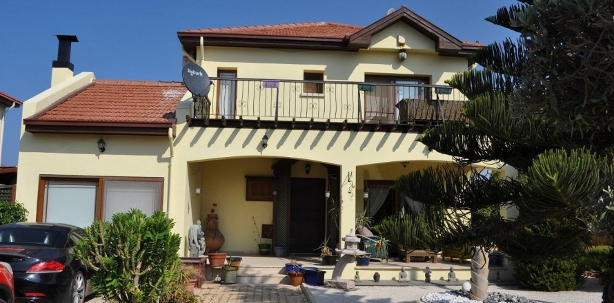 Villa  i Alsancak, Girne,  Nr. 13154