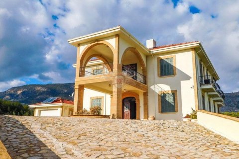 5+0 Villa  i Girne,  Nr. 48551 - 3