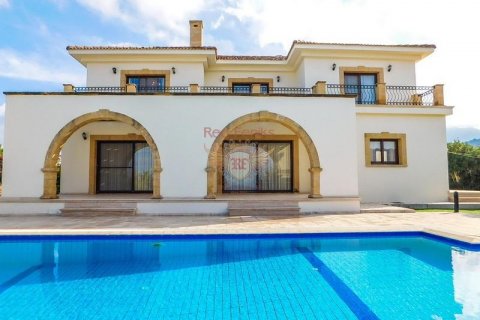 4+1 Villa  i Girne,  Nr. 48016 - 25