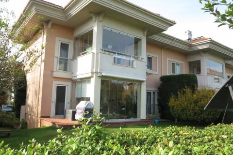 5+1 Villa  i Cekmekoy, Istanbul, Tyrkiet Nr. 65179 - 1