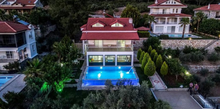 5+1 Villa  i Fethiye, Mugla, Tyrkiet Nr. 69778