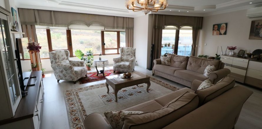 3+1 Lejlighed  i Alanya, Antalya, Tyrkiet Nr. 82983