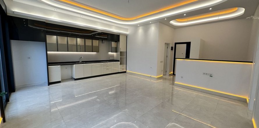 3+1 Lejlighed  i Mahmutlar, Antalya, Tyrkiet Nr. 82975