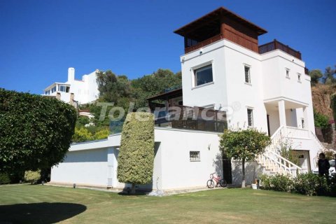 5+1 Villa  in Bodrum, Mugla, Türkei Nr. 3548 - 6