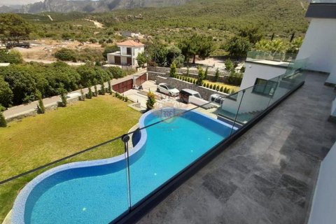 4+1 Villa  in Girne,  Nr. 48013 - 2