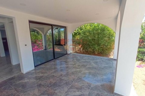 4+1 Villa  in Girne,  Nr. 48583 - 3