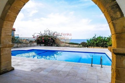 4+1 Villa  in Girne,  Nr. 48016 - 26