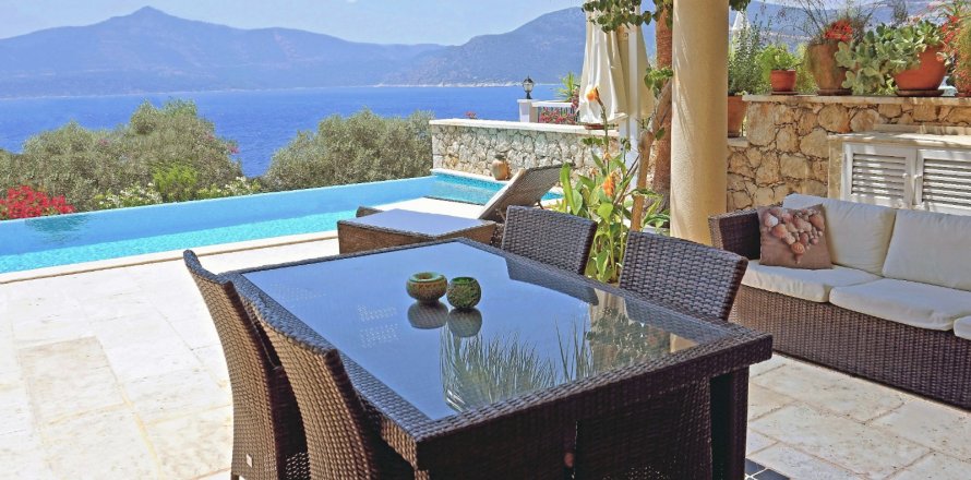 2+3 Villa  in Kalkan, Antalya, Türkei Nr. 50193