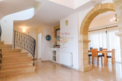 4+1 Villa  in Girne,  Nr. 48016 - 23