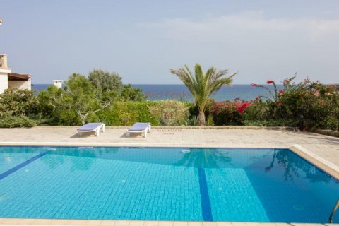 4+1 Villa  in Girne,  Nr. 71282 - 2