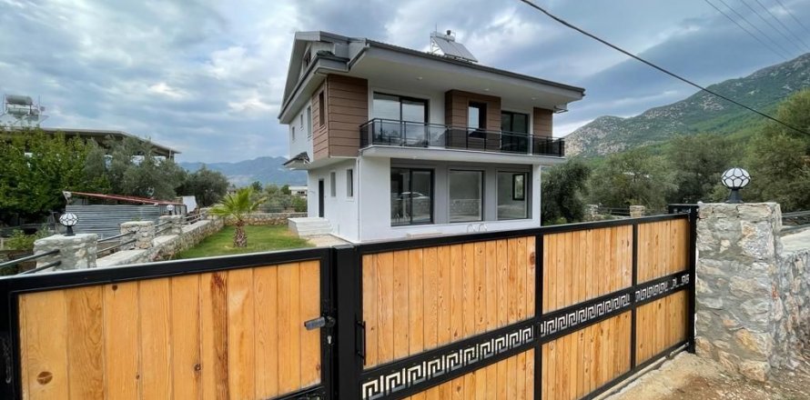 5+1 Villa  in Uzumlu, Erzincan, Türkei Nr. 76377