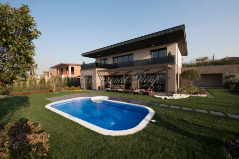 Villa for sale  in Istanbul, Turkey, 5 bedrooms, 271m2, No. 16334 – photo 1