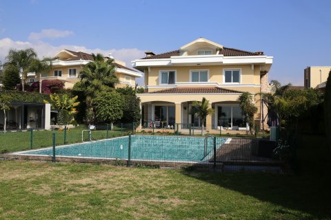 Villa for sale  in Mersin, Turkey, 7 bedrooms, 600m2, No. 21224 – photo 1