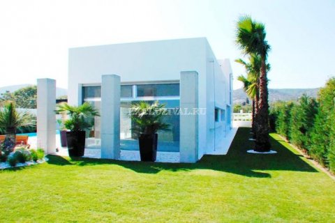Villa for sale  in Cesme, Izmir, Turkey, 8 bedrooms, 420m2, No. 37459 – photo 2