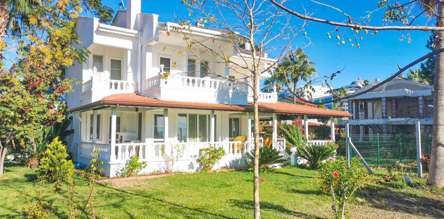 4+1 Villa  in Side, Antalya, Turkey No. 39135