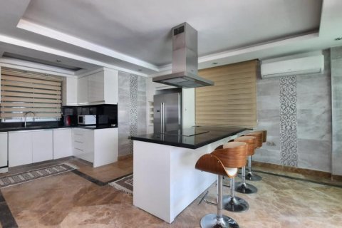 Villa for sale  in Alanya, Antalya, Turkey, 5 bedrooms, 250m2, No. 39938 – photo 2