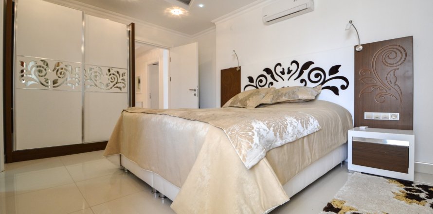2+1 Apartment  in Mahmutlar, Antalya, Turkey No. 40857