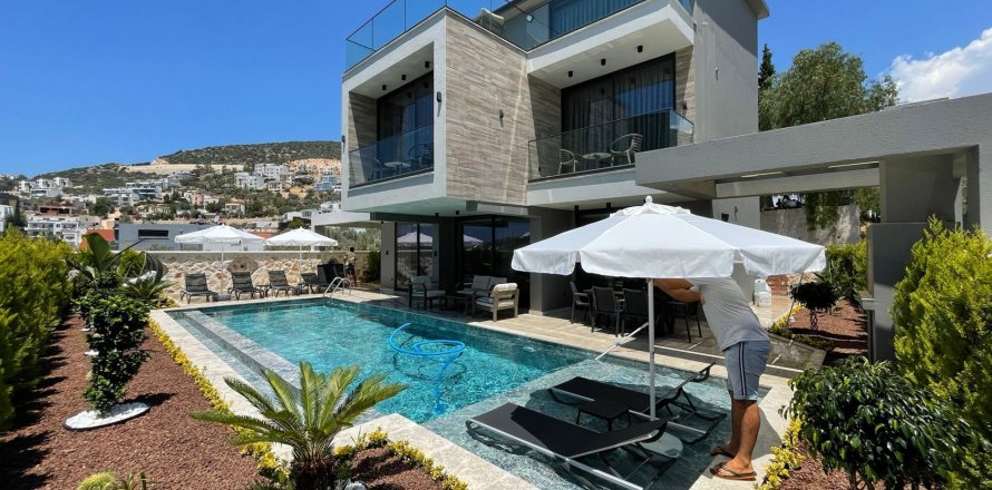 4+5 Villa  in Kalkan, Antalya, Turkey No. 48713