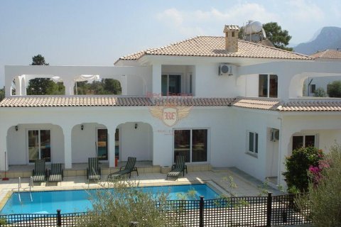 Villa for sale  in Girne, Northern Cyprus, 4 bedrooms, 210m2, No. 48117 – photo 1
