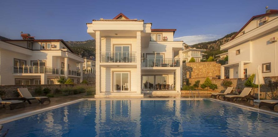 4+1 Villa  in Oludeniz, Mugla, Turkey No. 53152