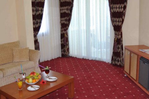 Hotel for sale  in Cesme, Izmir, Turkey, 55000m2, No. 51336 – photo 3