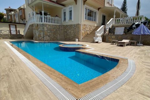 Villa for sale  in Incekum, Antalya, Turkey, 4 bedrooms, 570m2, No. 51882 – photo 1