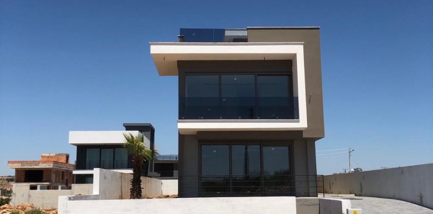 4+1 Villa  in Lara, Antalya, Turkey No. 60753