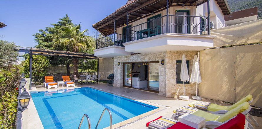 3+1 Villa  in Antalya, Turkey No. 61290