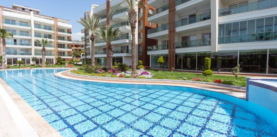 1+1 Apartment  in Oba, Antalya, Turkey No. 61811