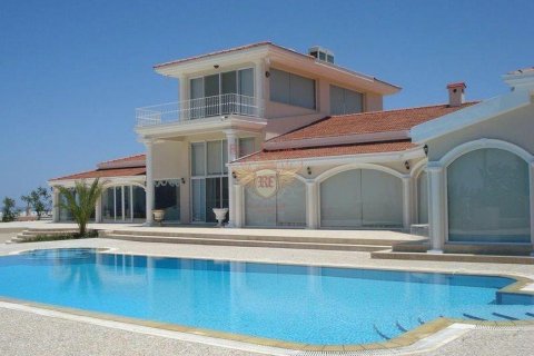 Villa for sale  in Girne, Northern Cyprus, 4 bedrooms, 850m2, No. 64700 – photo 1