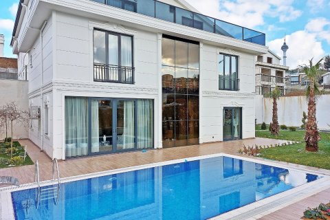 Villa for sale  in Bueyuekcekmece, Istanbul, Turkey, 6 bedrooms, 680m2, No. 65164 – photo 1