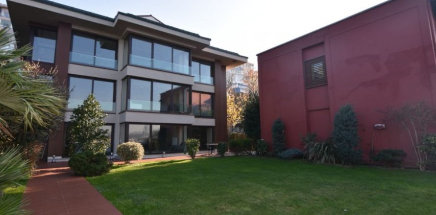 10+1 Villa  in Üsküdar, Istanbul, Turkey No. 65394