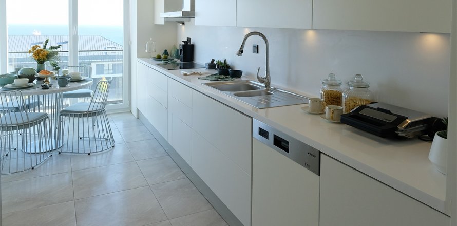 2+1 Apartment in Palm Marin, Istanbul, Turkey No. 68135