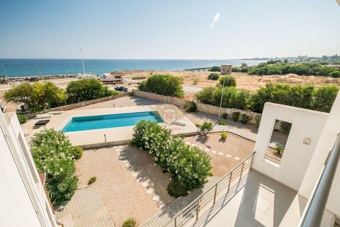 Apartment for sale  in Girne, Northern Cyprus, 3 bedrooms, 200m2, No. 71193 – photo 24