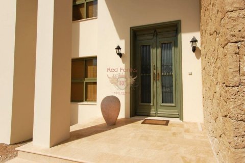 Villa for sale  in Girne, Northern Cyprus, 5 bedrooms, 500m2, No. 71209 – photo 4