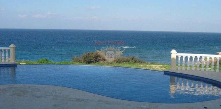 4+1 Villa  in Girne, Northern Cyprus No. 71180