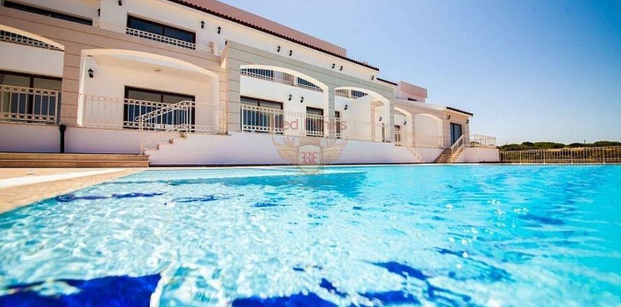2+1 Apartment  in Girne, Northern Cyprus No. 71192