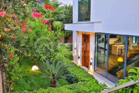 Villa for sale  in Kalkan, Antalya, Turkey, 4 bedrooms, 220m2, No. 69416 – photo 15