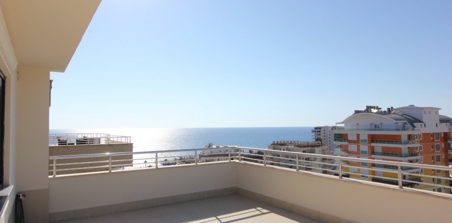 5+1 Apartment  in Alanya, Antalya, Turkey No. 76413