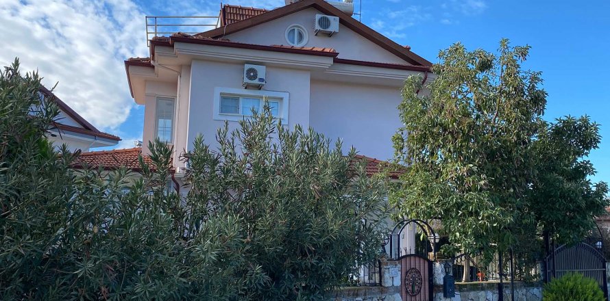 3+1 Villa  in Fethiye, Muratpasa, Turkey No. 76726