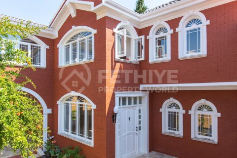 Villa for sale  in Uzumlu, Erzincan, Turkey, 4 bedrooms, 160m2, No. 73017 – photo 1
