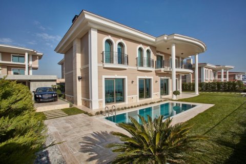 Villa for sale  in Beylikduezue, Istanbul, Turkey, 1 bedroom, 534m2, No. 77923 – photo 1