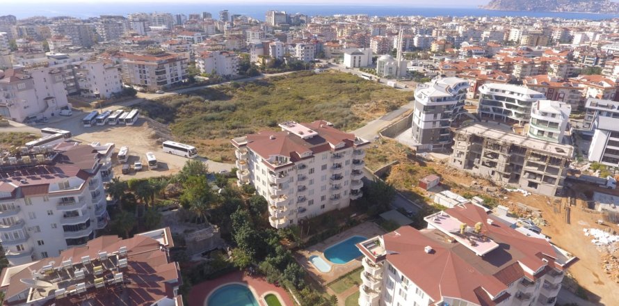 2+1 Apartment  in Oba, Antalya, Turkey No. 80070