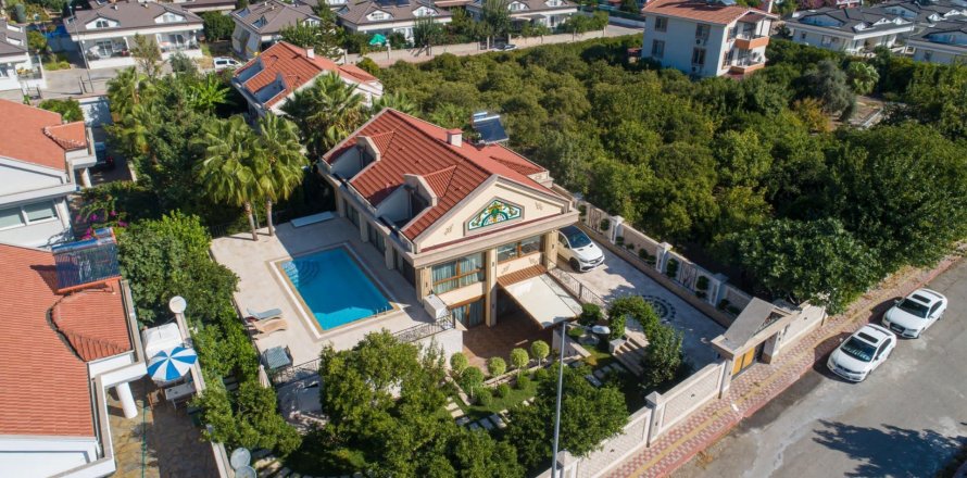 6+1 Villa  in Kemer, Antalya, Turkey No. 84084