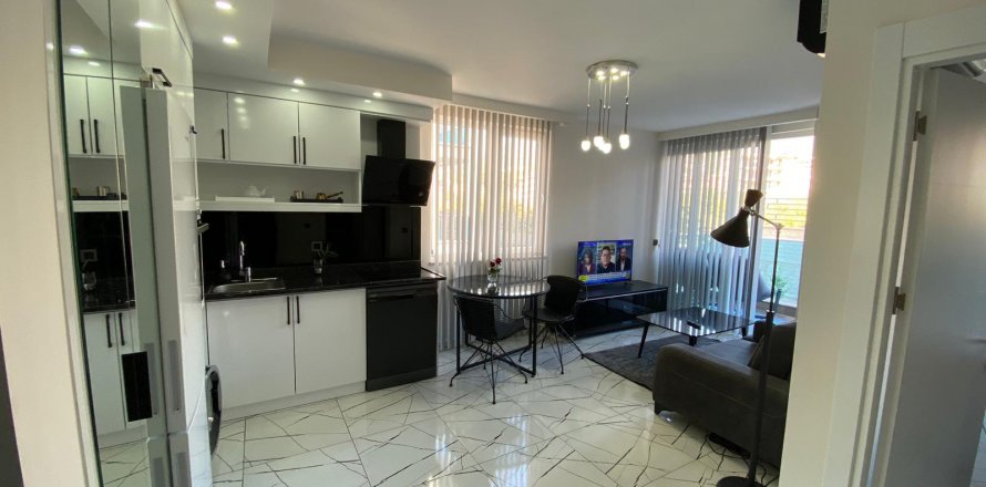 1+1 Apartment  in Oba, Antalya, Turkey No. 79812