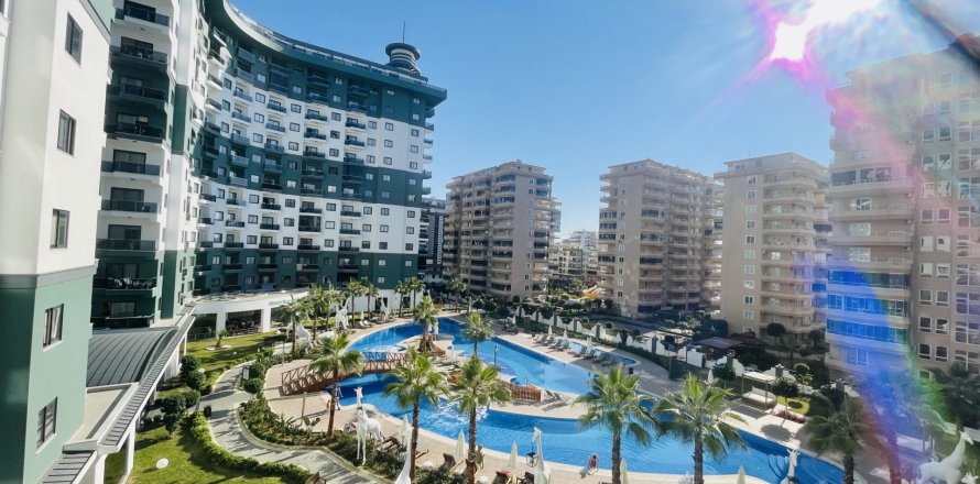 1+1 Apartment  in Mahmutlar, Antalya, Turkey No. 80099