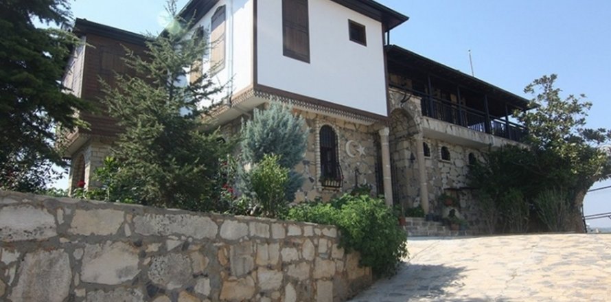 6+1 Villa  in Oba, Antalya, Turkey No. 79763