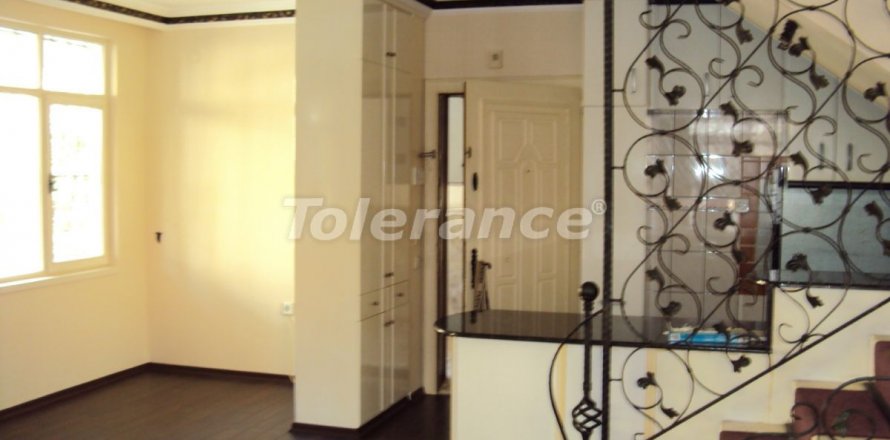 3+1 Apartment  in Antalya, Turkey No. 81368