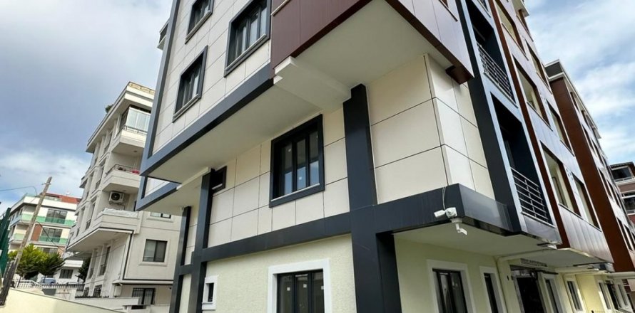 2+1 Apartment  in Beylikduezue, Istanbul, Turkey No. 83530