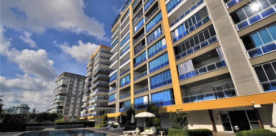 2+1 Apartment  in Mahmutlar, Antalya, Turkey No. 82970